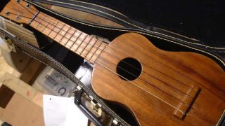 Kamaka Ukulele